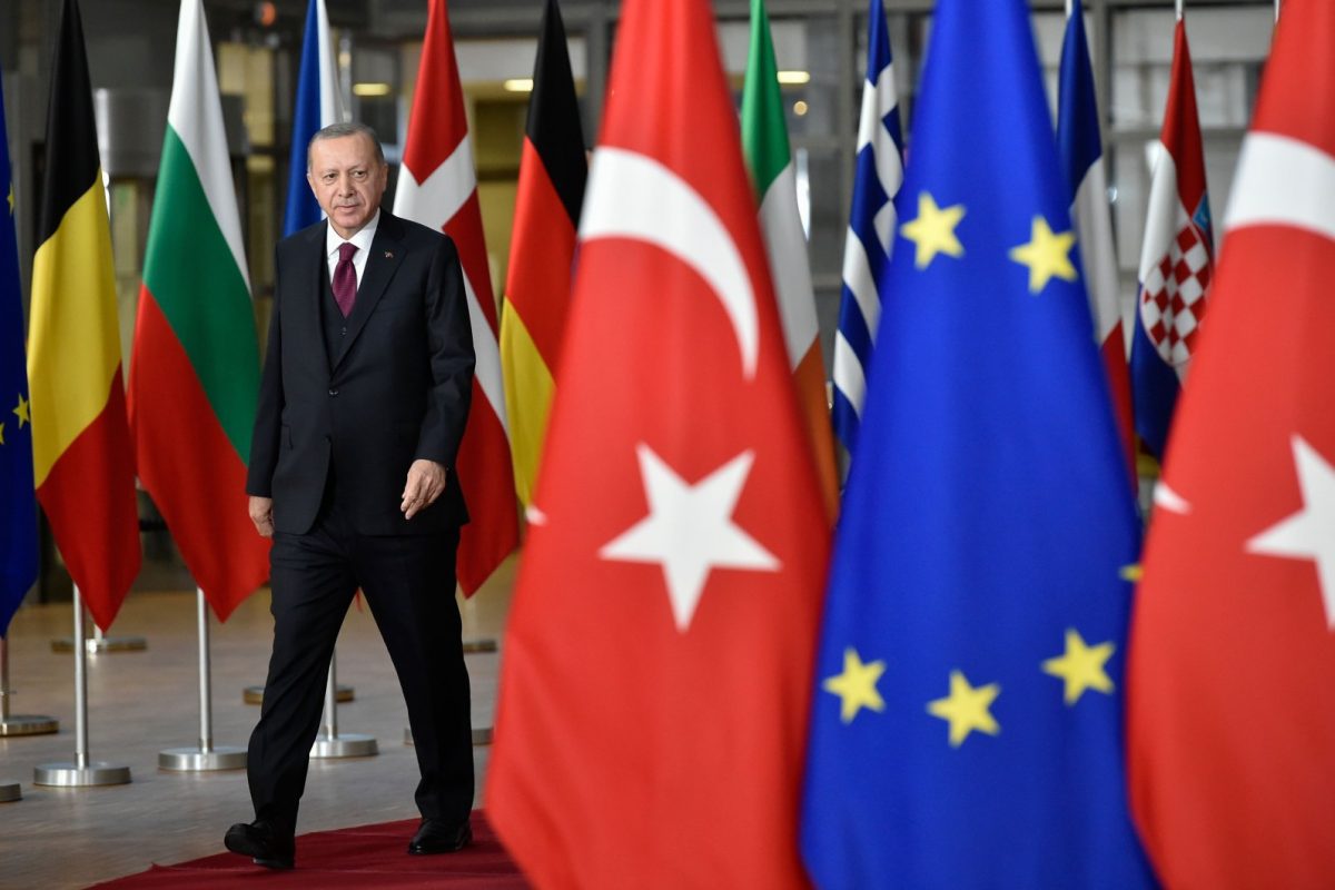 Νέο γεωπολιτικό τοπίο γύρω από τον Ερντογάν: Η στροφή Μακρόν,η Μέρκελ,η Καμπούλ και…