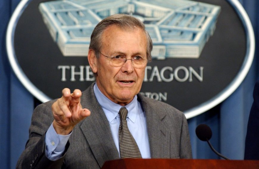 Πέθανε o αρχιτέκτονας του πολέμου του Ιράκ, Ντόναλντ Ράμσφελντ
