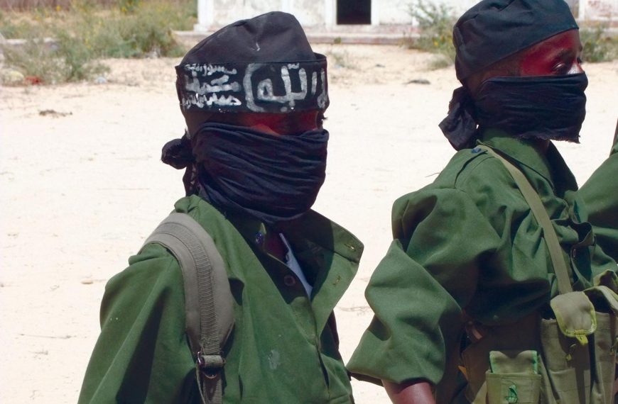 Μπουρκίνα Φάσο: Ανήλικοι στρατιώτες σκότωσαν πάνω από 130 αμάχους