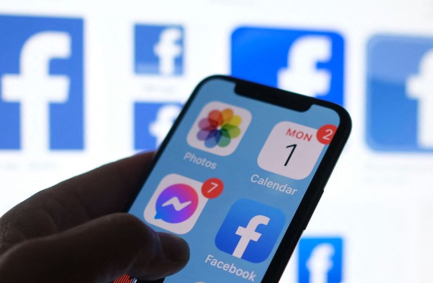 Η Ρωσία έριξε «μαύρο» σε Facebook και Twitter