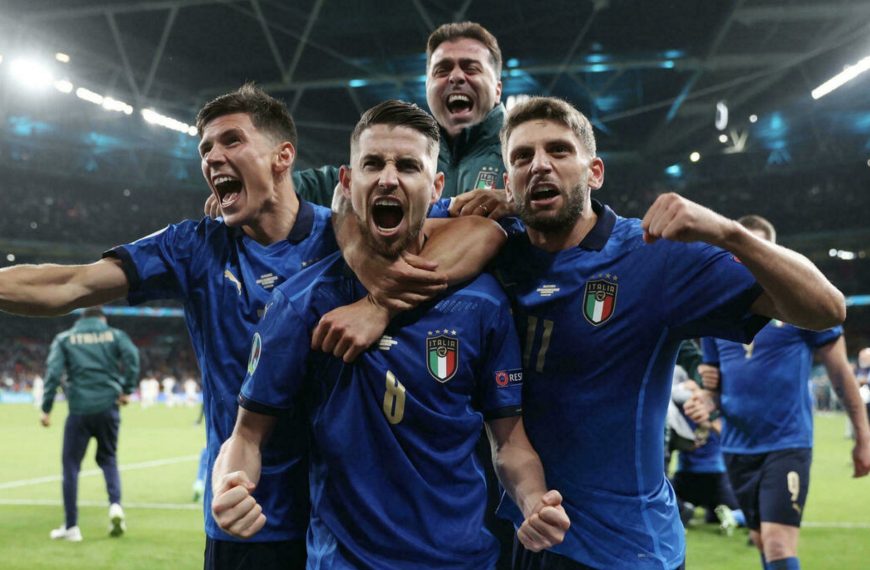 Ποδόσφαιρο και πολιτική : Το μήνυμα των Ιταλών