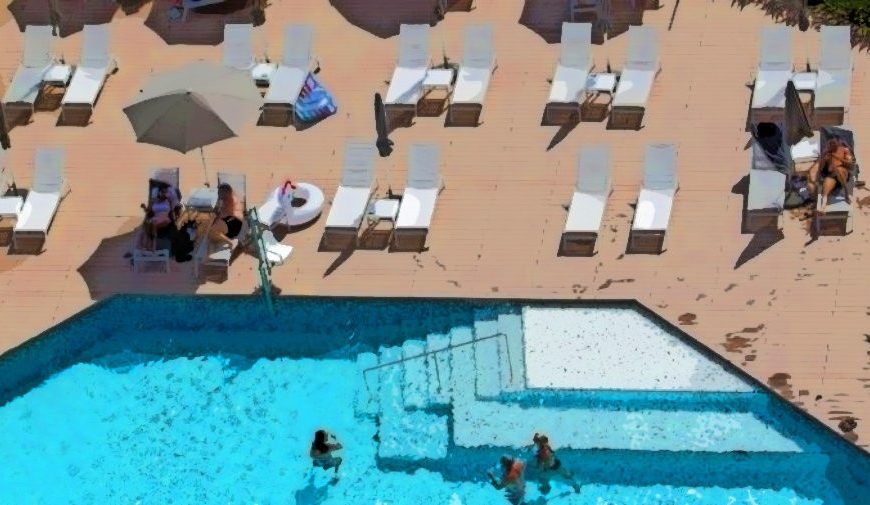 Διπλό σήμα κινδύνου από εμπόριο και τουρισμό