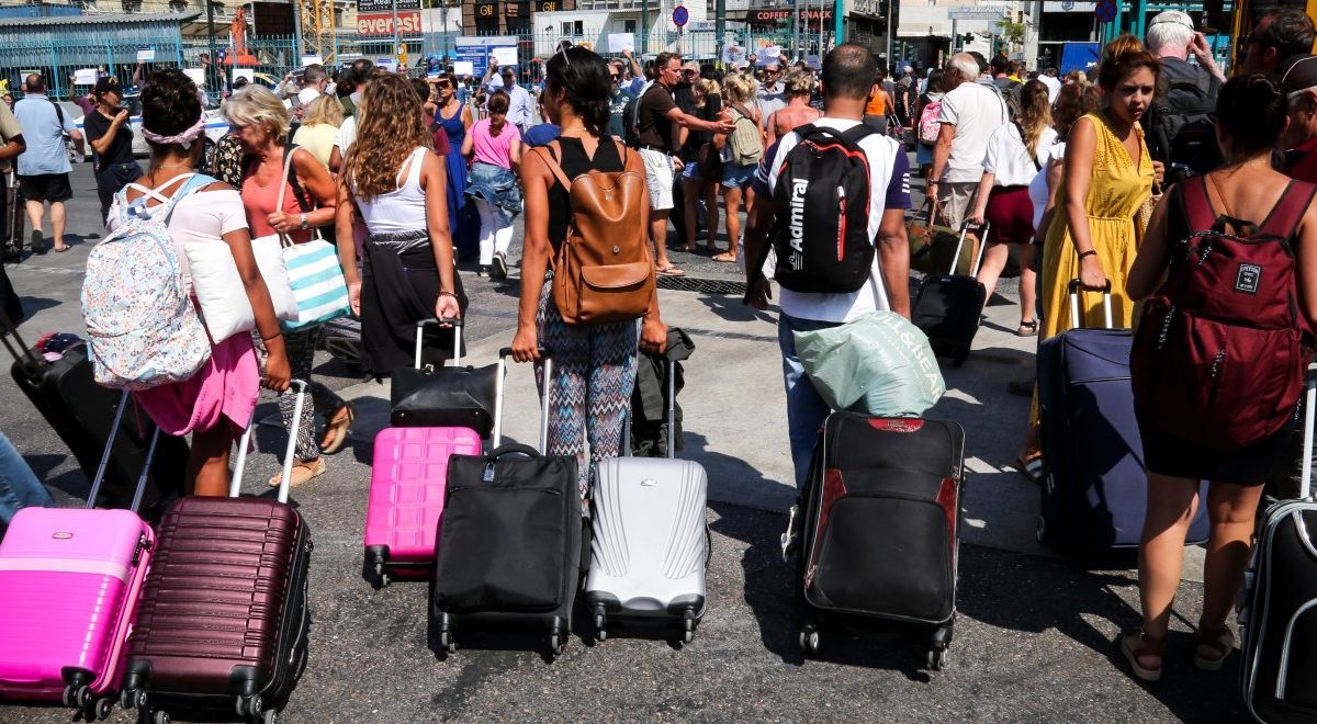 Μικρές υπονομεύσεις…