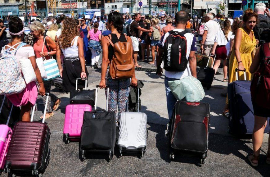 Μικρές υπονομεύσεις…