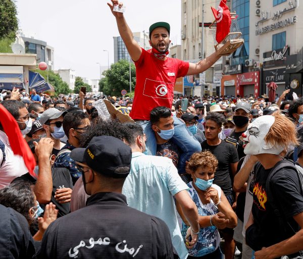 Κρίση στην Τυνησία: Στρατός έξω από το πρωθυπουργικό μέγαρο –&hellip;