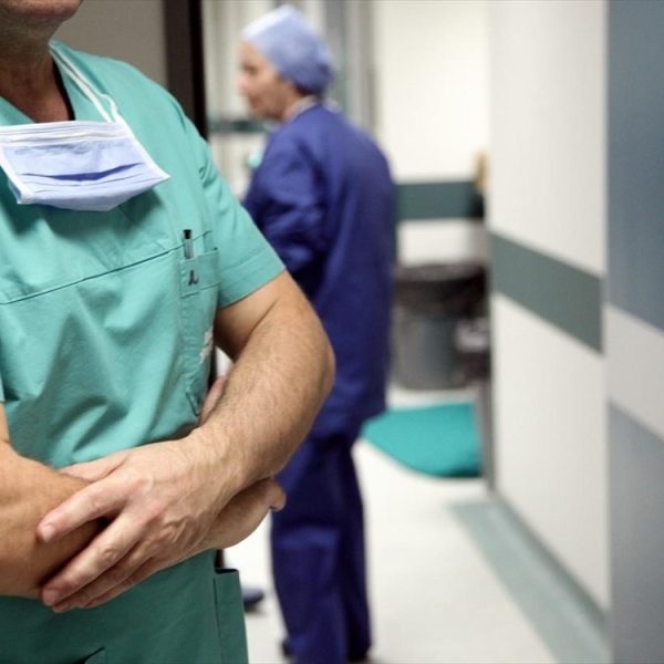 Ίλιγγος με 4.181 νέα κρούσματα – 19 νεκροί και 219 διασωληνωμένοι