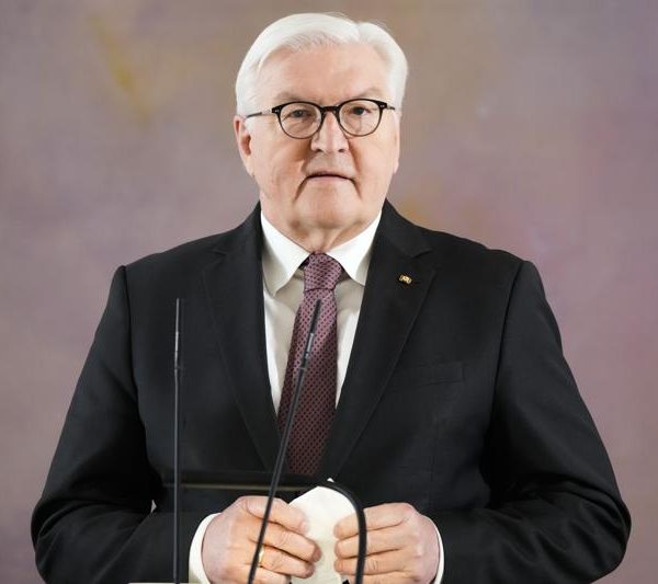 Πρόεδρος της Γερμανίας: Εμβολιαστείτε και δείξτε υπευθυνότητα για τον εαυτό&hellip;