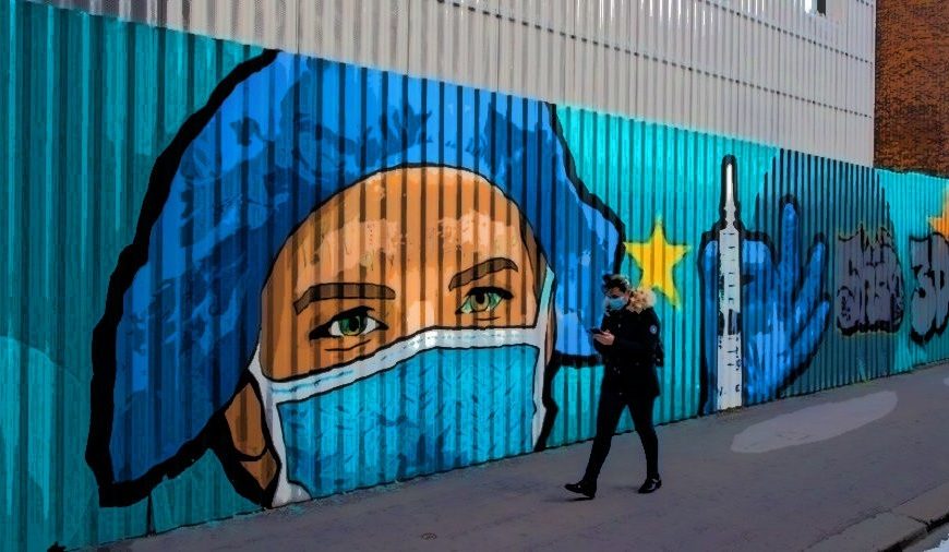 Πανδημία, προνόμια και ο φθινοπωρινός κίνδυνος για κοινωνικές αντιδράσεις