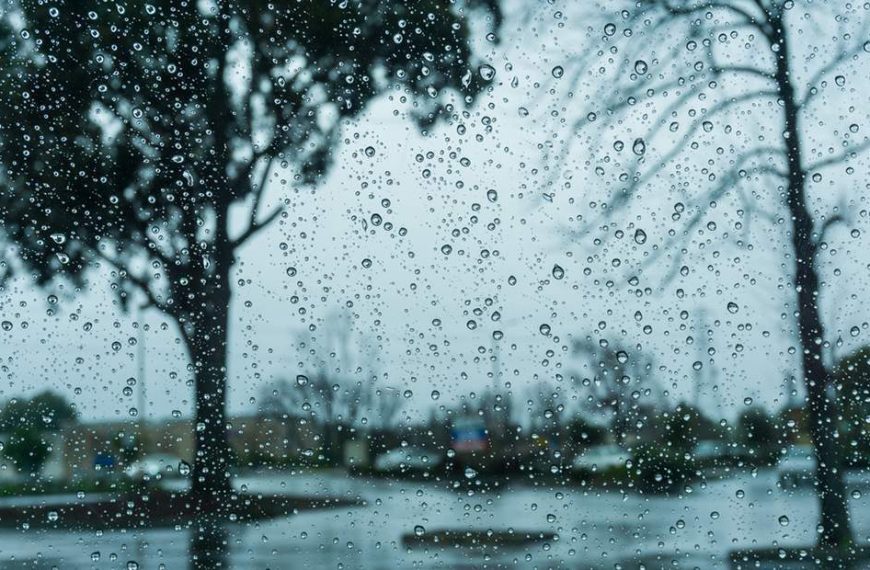 Βροχές και πρόσκαιρες χαλαζοπτώσεις