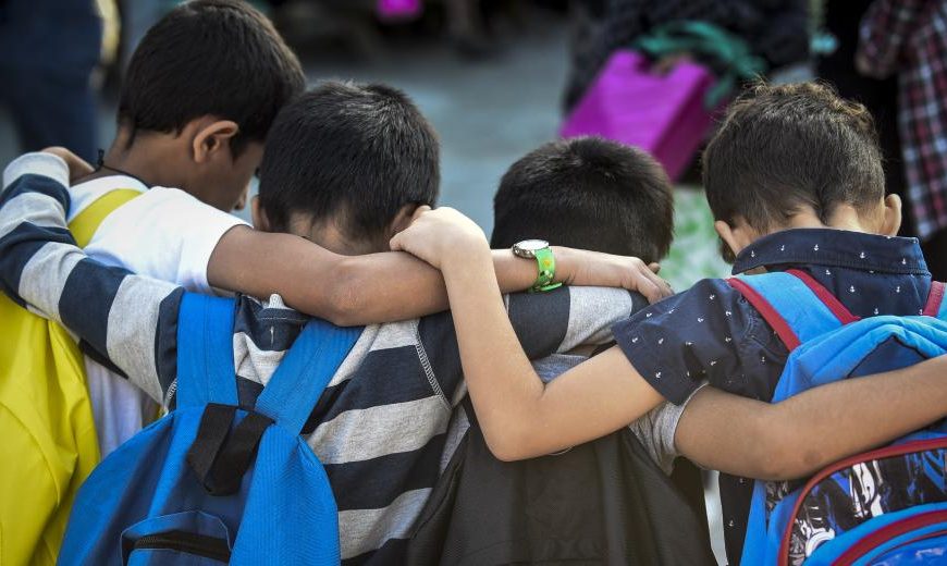 Γιατί η ρατσιστική στοχοποίηση των παιδιών μας προσβάλλει όλους…