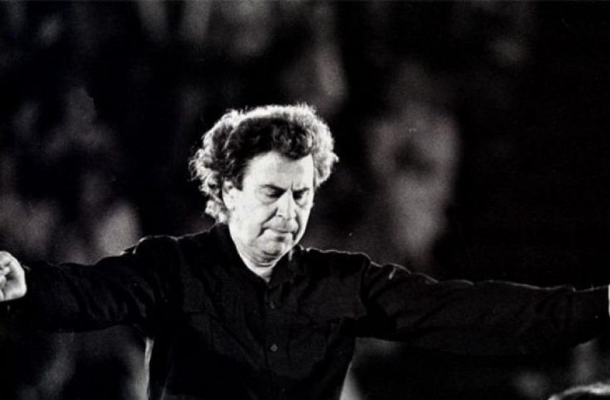 Για τον Μίκη, τον Σαλό του Θεού