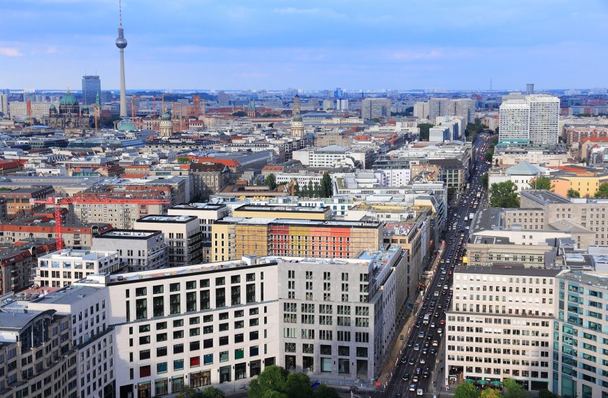 Βερολίνο: Το κρίσιμο δημοψήφισμα για τη στέγη στη σκιά των εκλογών (vid)