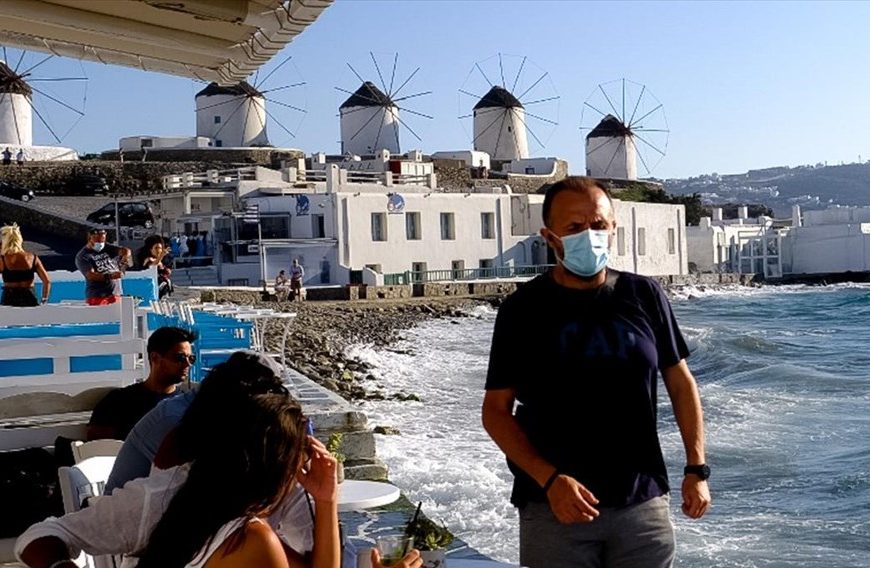 Γιγαντώνονται τα προβλήματα για τους επαγγελματίες του τουρισμού