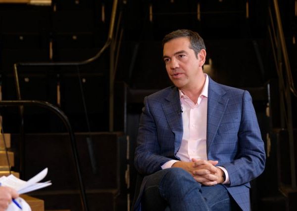 Ώρα της αυτοκριτικής-Εκκρεμότητες προς την “προοδευτική διακυβέρνηση”