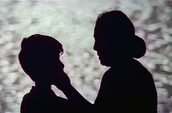 “Μην κλαις μπαμπά, μαμά, θα τα λέμε στο skype”