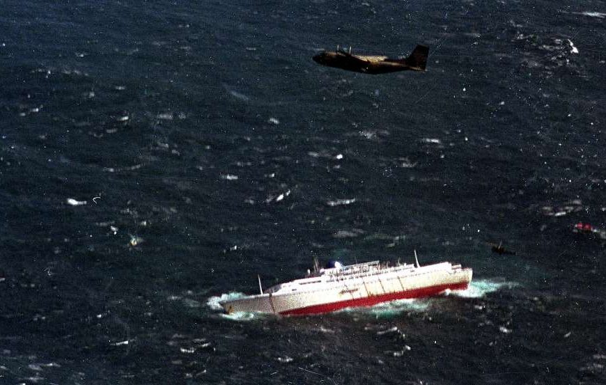 Όταν ο καπετάνιος εγκαταλείπει το πλοίο…