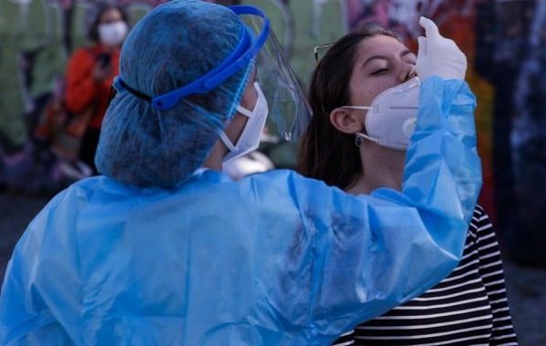 Πρόεδρος Πνευμονολογικής Εταιρείας: Οι 3 λόγοι που βλέπουμε αύξηση των κρουσμάτων