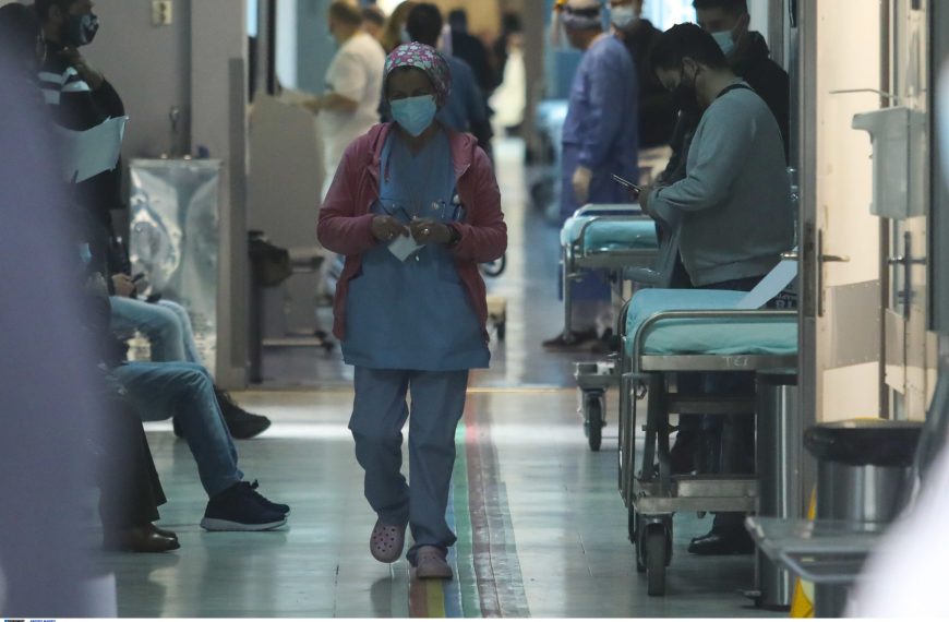 Σαρηγιάννης: Αυξητική πορεία της πανδημίας έως τα μέσα&hellip;