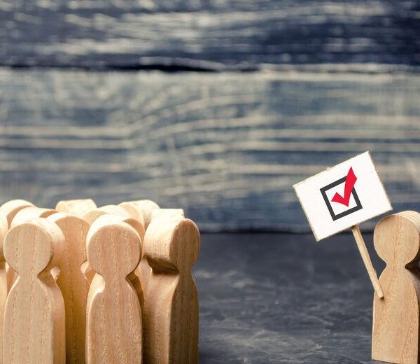 Δημοσκόπηση MRB: Πού βρίσκεται η διαφορά ΝΔ-ΣΥΡΙΖΑ