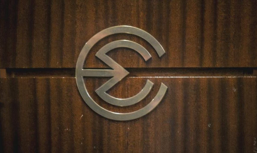 Ενώσεις Συντακτών και ΠΟΕΣΥ καταδικάζουν τη σύλληψη δημοσιογράφων και οπερατέρ στη Λάρισα