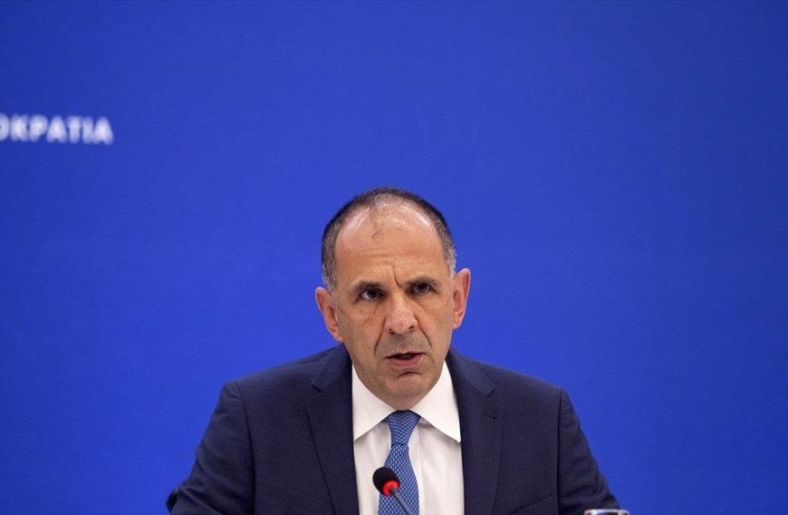 Γεραπετρίτης: «Φανερή και διαφανής η συνάντηση με τον Τζανερίκο»