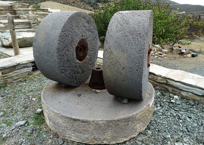 Οι μυλόπετρες της Ιστορίας