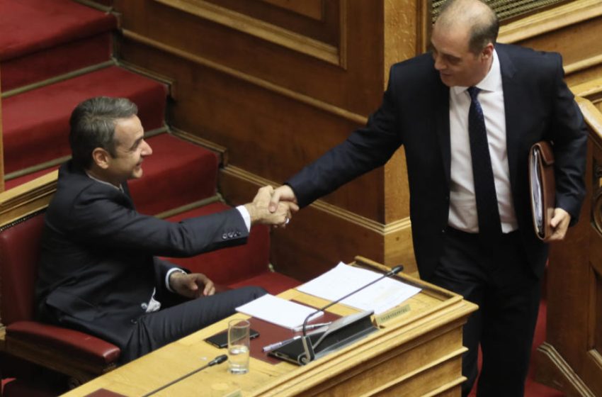 Το άγχος του Μαξίμου για τον Βελόπουλο