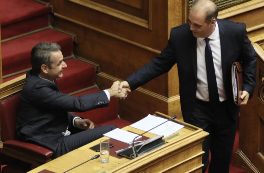 Το άγχος του Μαξίμου για τον Βελόπουλο