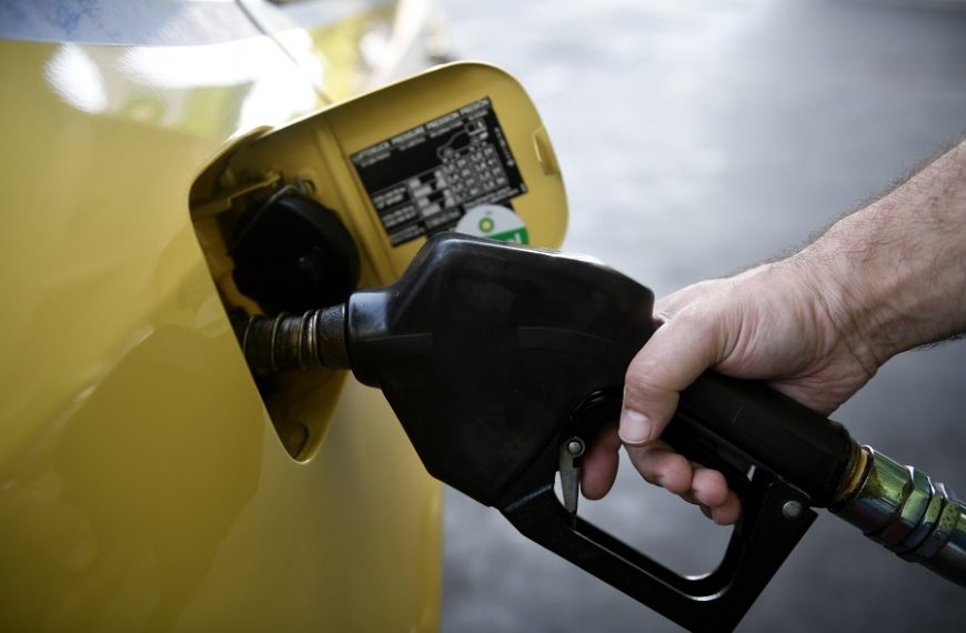 Βενζίνη: Προς τα 3 ευρώ το λίτρο