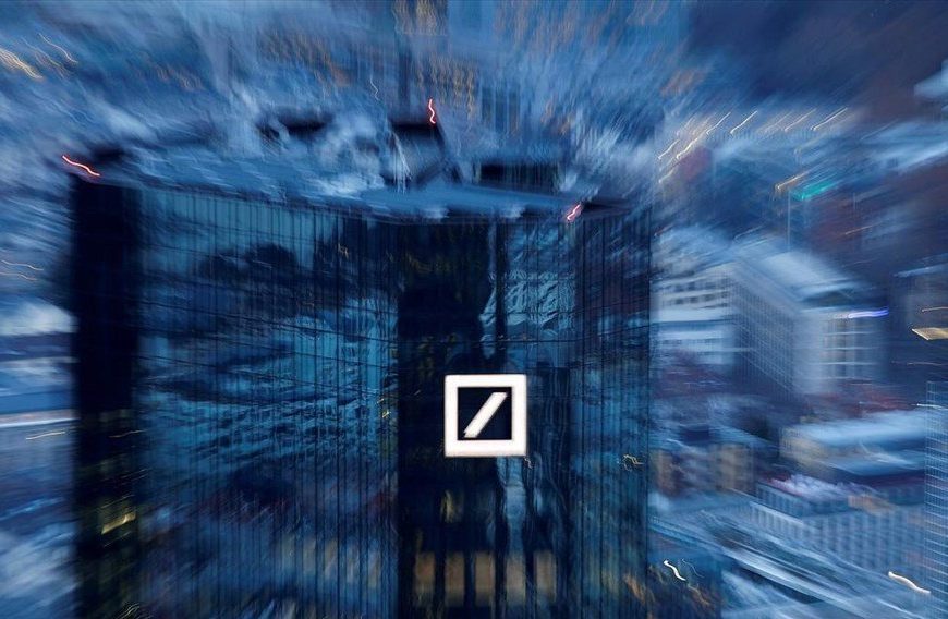 «Καταρρέουν» οι μετοχές των Deutsche Bank και Commerzbank