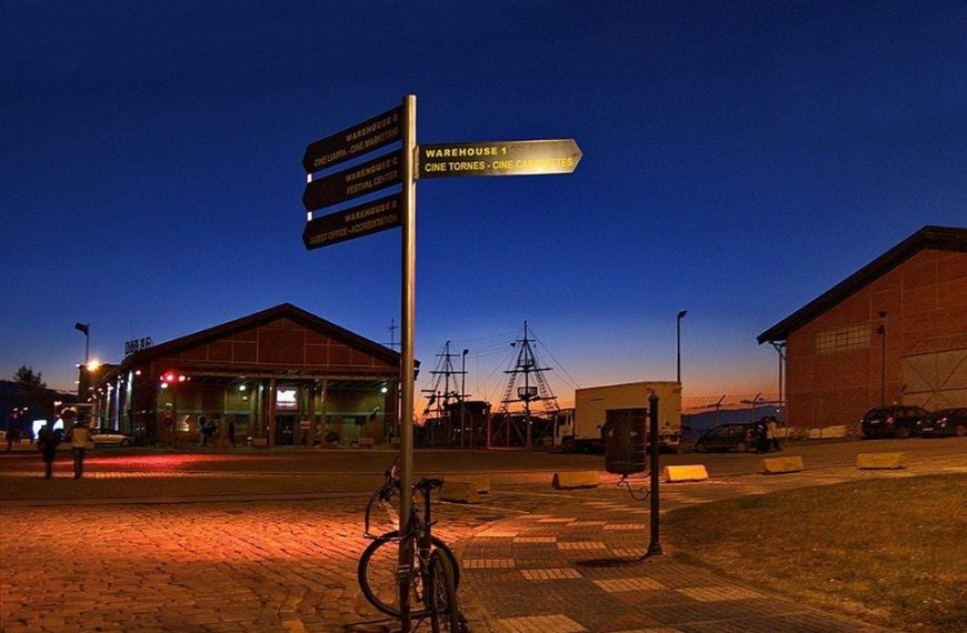 Κυριακή βράδυ επιστρέφοντας από το Σινεμά