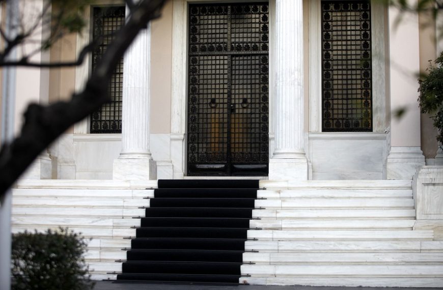 Το σκάνδαλο ΟΠΕΚΕΠΕ βαθαίνει: Τα «κόκκινα ΑΦΜ», η κυβερνητική αφωνία και το φάσμα της παραγραφής