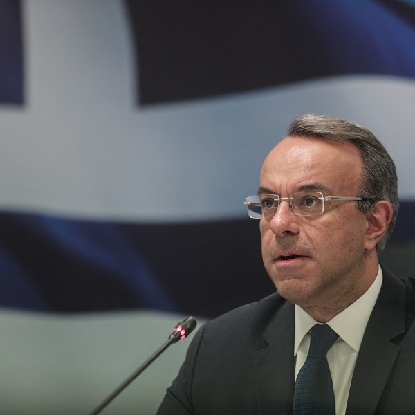 Τα μέτρα για συντάξεις-ρυθμίσεις χρεών εξειδίκευσε η κυβέρνηση