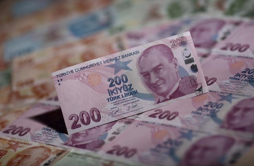 Βυθίζεται η τουρκική λίρα μετά την επανεκλογή Ερντογάν