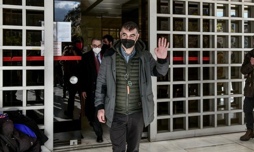 Αίτημα Βαξεβάνη στην ΑΔΑΕ για έλεγχο των τηλεφώνων του