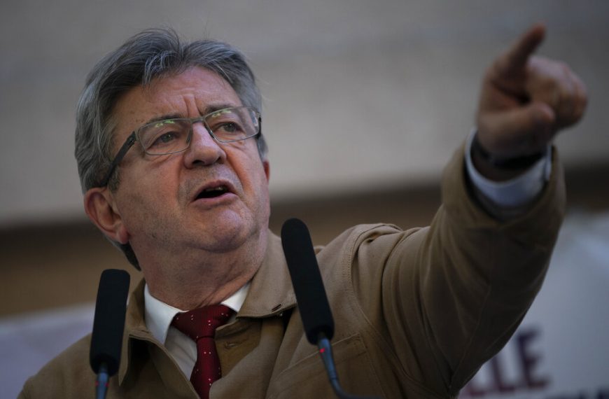 «Οι εκλογές κλάπηκαν από τον γαλλικό λαό»