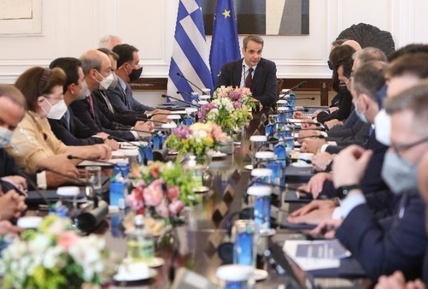 Μητσοτάκης: Αυξάνεται στα 80 ευρώ η επιδότηση στα καύσιμα