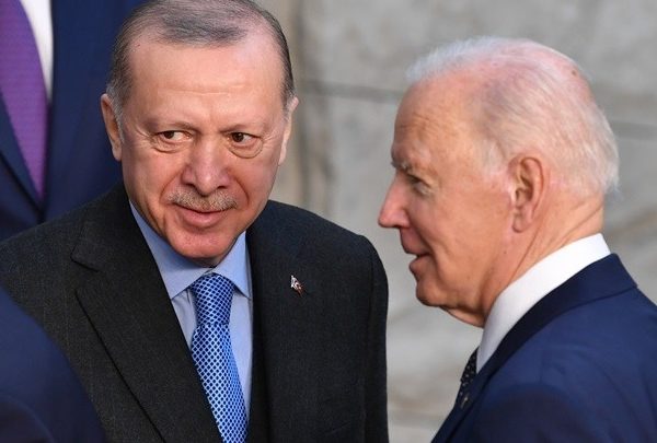 Πολύ πιθανή μια συνάντηση Μπάιντεν-Ερντογάν στη σύνοδο κορυφής του ΝΑΤΟ