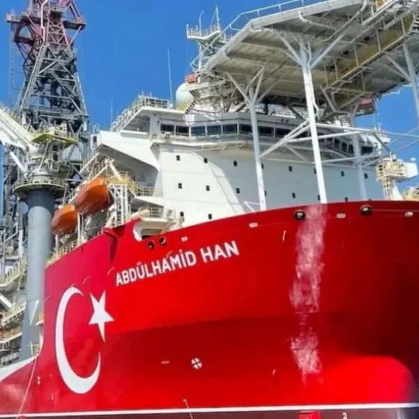 Η Τουρκία έβγαλε το γεωτρύπανο Abdulhamid Han