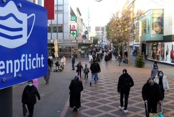 Οι Γερμανοί εργάζονται τις λιγότερες ώρες ετησίως και ζητούν 4ήμερη εργασία χωρίς&hellip;