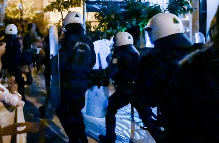 ΕΔΕ μετά την καταγγελία δικηγόρων για βία από αστυνομικούς στα Εξάρχεια