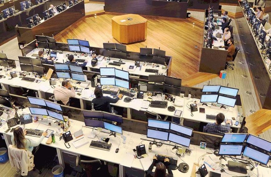 Mετατοπίζονται οι τεκτονικές πλάκες της διεθνούς οικονομίας