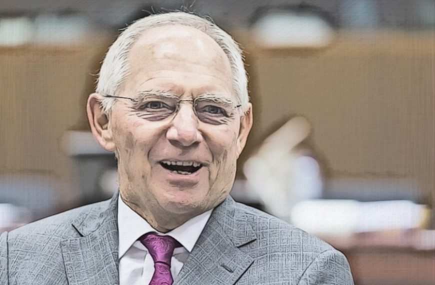 Συμβουλές Σόιμπλε για το χειμώνα: «Στην ανάγκη βάλτε ένα δεύτερο πουλόβερ»