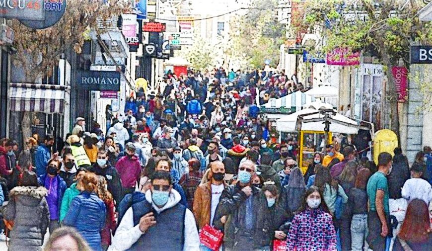 Κανέναν ενδεχόμενο μείωσης του ωραρίου λειτουργίας των καταστημάτων