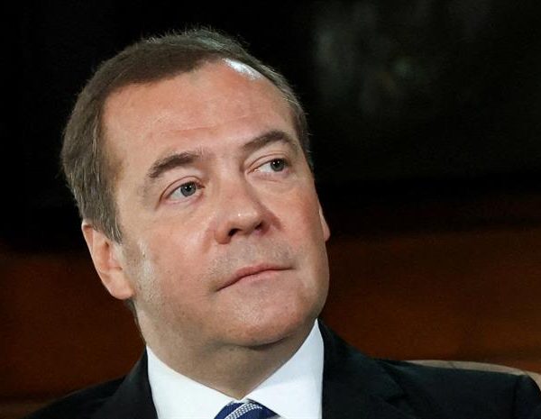 Μεντβέντεφ-πύραυλος σε Πολωνία: Ένα βήμα πιο κοντά σε Παγκόσμιο Πόλεμο η Δύση