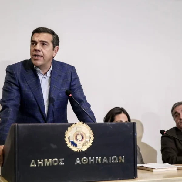 Τσίπρας: Είμαστε αποφασισμένοι να ξαναβγάλουμε τα κάστανα από τη φωτιά