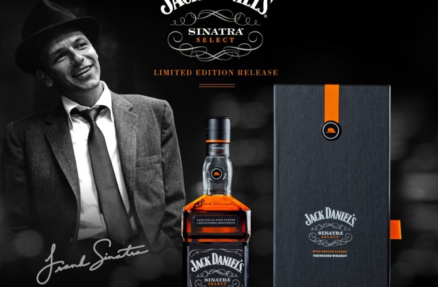 Ο Τζακ Ντάνιελς, ο Φρανκ Σινάτρα, η Πόπη και η Κουμουνδούρου…