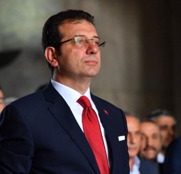 Το Πανεπιστήμιο της Κωνσταντινούπολης ακύρωσε το πτυχίο του Ιμάμογλου