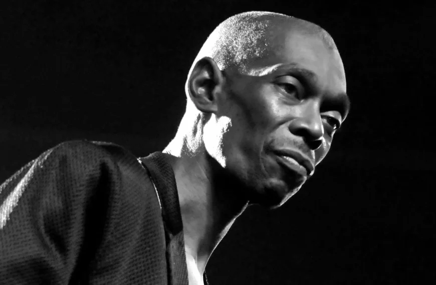 Πέθανε ο Maxi Jazz, τραγουδιστής των Faithless
