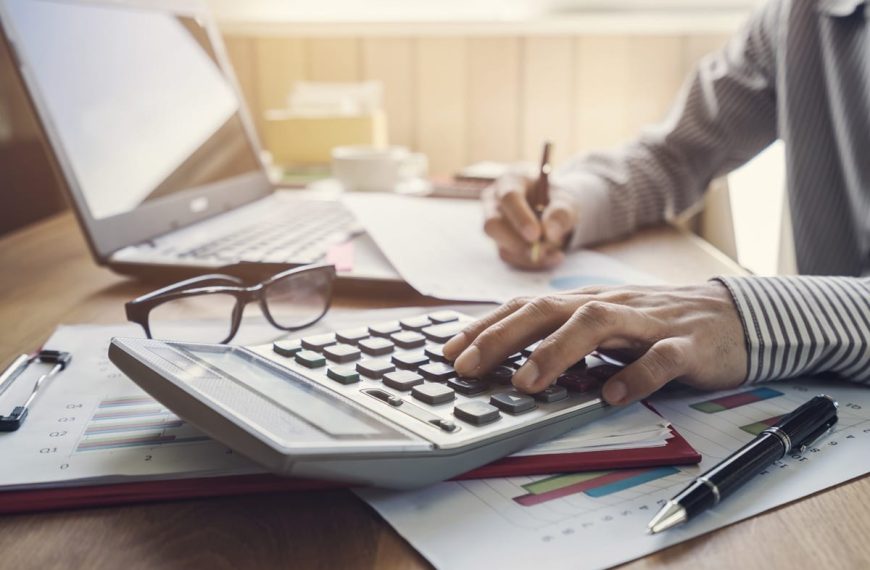 Ευάγγελος Αμπελιώτης (φοροτεχνικός): Υποχρέωση διατήρησης προσωπικού σε όσες επιχειρήσεις έλαβαν επιστρεπτέα προκαταβολή